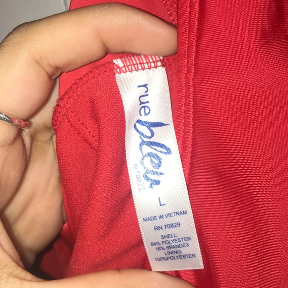 sexy red one piece - Picture 4 of 4